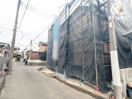 ���n�O�ώʐ^ �O�ʓ��H�͐����S�������ɖʂ��Ă��܂��B