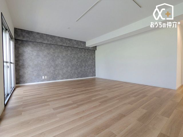 ���r���O �Ƒ��c���̎����߂����k�c�j�B�Ƒ������R�ƏW�܂肽���Ȃ�悤�ȁA�������Ƃ��낰���ԁB���邢�z�˂����������ޖ����̋�ԂŉƑ��c�����B