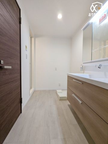 ���ʑ�E���ʏ� �������̂�����ʏ��́A�V���v���ł���Ȃ���@�\�I�ȃf�U�C���������B�����̐g�x�x�₨����ꂪ�X���[�Y�ɍs���܂��B