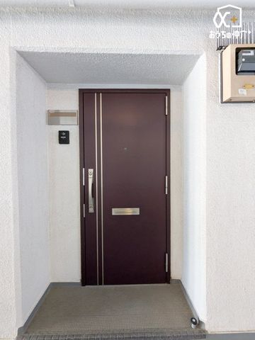 ���� �O���猩�����ւ܂��̗l�q�ł��B���񌻒n�ɑ����^��ł��������������������B