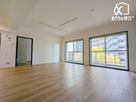 ���r���O �A�N�Z���g�N���X���������������Ȗ�14.5���k�c�j�B�̂�т肭�낮�\�t�@��Ƌ��u���āA����Ȃ邨�C�ɓ���̋�ԂɁB