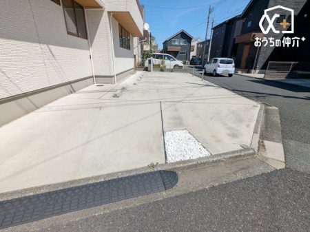  �J�[�X�y�[�X�͂S�䂠��B���]�Ԃ��߂�X�y�[�X�Ƃ��Ă����p���������܂��B���Ԃł̗��q�ɂ��Ή��ł��܂��I