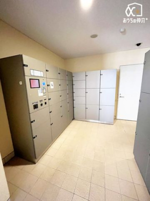 ���̑� ��z�{�b�N�X�̗l�q�ł��B����̏ꍇ�ł����S���ĉו��̂��󂯎�肪�\�ł��B