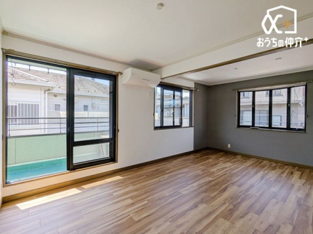 �Q�� �Q���ɂ������߂ȂP�P���m���I�o���R�j�[�ɖʂ������邢�������ŊJ����������܂��B