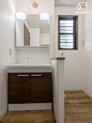 ���ʑ�E���ʏ� �O�ʋ��^�C�v�̐��ʉ��ϑ�ł��B�O�ʋ��^�C�v�̐��ʉ��ϑ�͎g�����肪�ǂ��A�ׂ����������[�ł��܂��B���[������X�b�L���Еt�����ʏ��ł��B