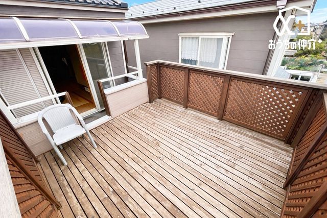 �o���R�j�[ ���炩�ȗz�˂��������~���o���R�j�[�B���w�i�ɐS�n�悢�������������Ă����܂��B����O�֏o�ĊJ�����𖡂킦���Ԃł��B