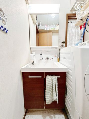 ���ʑ�E���ʏ� �`Wash room�`�傫�Ȑ��ʁ@�Ƒ��݂�Ȃ������g�����ʎ��B�Z�������ɂ͎g���₷�����ʂŁA�X�e�L�Ȉ���̃X�^�[�g������܂��傤�B