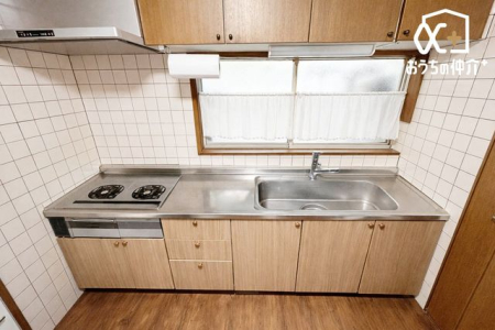 �L�b�`�� �����g���L�b�`�������炱���A�H���̏������y�������ԂɁA�Z�������ł��X���[�Y�ɖ��ʂȂ���Ƃł���A���������ȒP�ɂł���ȂǁA�������y��������L�b�`���X�y�[�X�ł��B