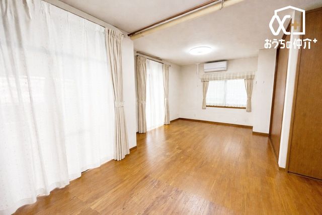 ���r���O �`Living�`�����݂̂���i�`�������e�C�X�g��LDK�B�̂�т肭�낮�\�t�@��A���H�����y���ރ_�C�j���O�Z�b�g��u���Ă��������͂���܂���B