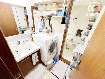 ���ʑ�E���ʏ� �`Wash room�`�傫�Ȑ��ʁ@�Ƒ��݂�Ȃ������g�����ʎ��B�Z�������ɂ͎g���₷�����ʂŁA�X�e�L�Ȉ���̃X�^�[�g������܂��傤�B