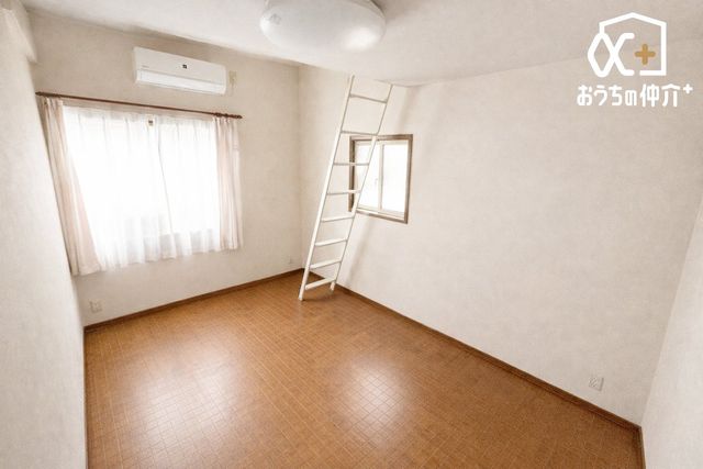 ���̑����� �N���[�[�b�g�����̗m���́A�ߗނ⏬��������������[�ł��A�L�X�Ƃ�����Ԃ��ێ����܂��B�������ڂ����₷���A�g������̗ǂ����K�ȃv���C�x�[�g��Ԃł��B