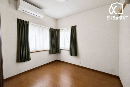 ���̑����� �N���[�[�b�g�����̗m���́A�ߗނ⏬��������������[�ł��A�L�X�Ƃ�����Ԃ��ێ����܂��B�������ڂ����₷���A�g������̗ǂ����K�ȃv���C�x�[�g��Ԃł��B