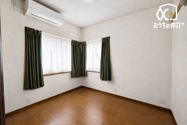 ���̑����� �N���[�[�b�g�����̗m���́A�ߗނ⏬��������������[�ł��A�L�X�Ƃ�����Ԃ��ێ����܂��B�������ڂ����₷���A�g������̗ǂ����K�ȃv���C�x�[�g��Ԃł��B