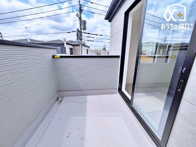 �o���R�j�[ ������̖��邳�����͂̃o���R�j�[�B����ꂽ�X�y�[�X�ł��A�S�n�悳�Ǝ��p������������m�ہB