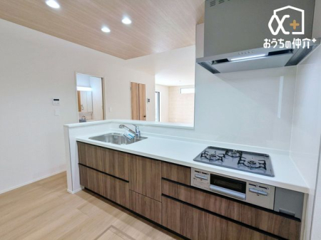 �L�b�`�� �����g���L�b�`�������炱���A�H���̏������y�������ԂɁI�w�Z�������ł��X���[�Y�ɖ��ʂȂ���Ƃł��x�w���������ȒP�ɂł���x�ȂǁA���ꂵ���H�v����������I�������y��������L�b�`���X�y�[�X�ł�