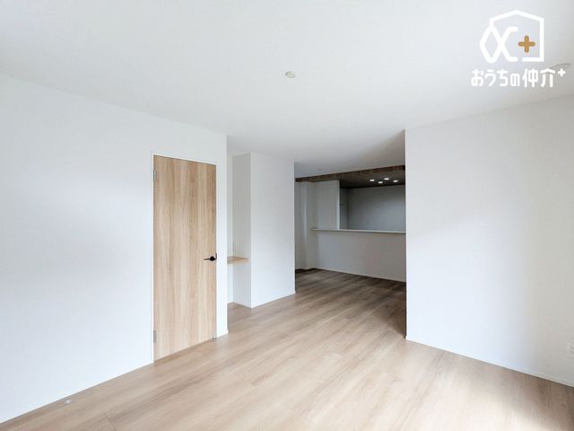 ���r���O �L���Ȍ����Ƃ炷���̏ꏊ�́A�������Ȃ���b���y���݁A�������Ƃ������Ԃ��߂����ꏊ�B�Ƒ��̓��킪���܂���؂ȋ�Ԃł��B