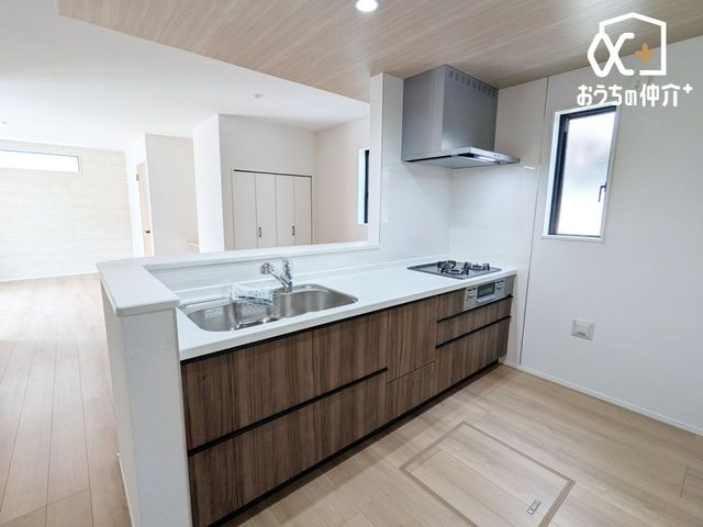 �L�b�`�� �������y��������L�b�`���X�y�[�X(^^)/�Ǝ��������悭�A���o�����̎��[�͂���L�b�`���ł��B�������₷�����������ł������ɂ���⒲�������o���Ďg�����Ƃ��ł��܂��B