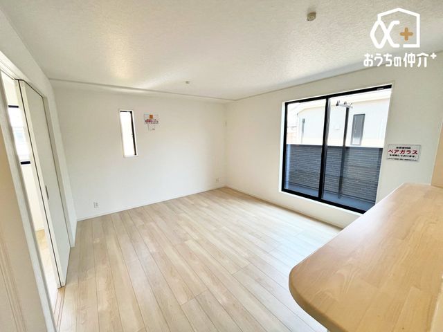 ���r���O �Ƒ��c���̎����߂����k�c�j�̗l�q�B�Ƒ������R�ƏW�܂肽���Ȃ�悤�ȁA�������Ƃ��낰���Ԃł��B���邢�z�˂����������ޖ����̋�ԁB