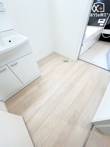 ���ʑ�E���ʏ� ���邭�������̂���E�ߎ��́A�Ƒ��݂�Ȃ��g���₷����Ƃ�̃X�y�[�X�B���󕨂̎d�����⒅�ւ����X���[�Y�ɂł��A�����̉Ǝ��������K�ɂȂ�܂��B