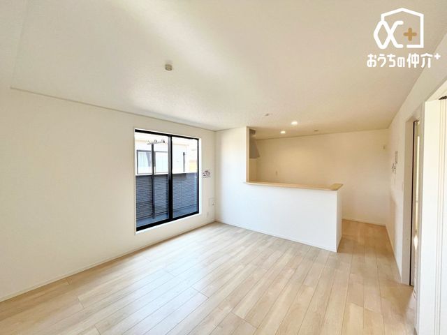 ���r���O �`�E�`Living�`�E�`�쐼�����̑����炽���Ղ�z�����������ޖ��邢��14�����r���O�B�Ƒ��c���⃊���b�N�X�^�C���ɍœK�ȊJ�������ӂ���Ԃł��B