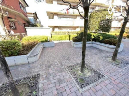 ���̑� �}���V�������̋��L�X�y�[�X�B������Ƃ����x�e��Z���̌e���̏�Ƃ��ė��p�ł��܂��B