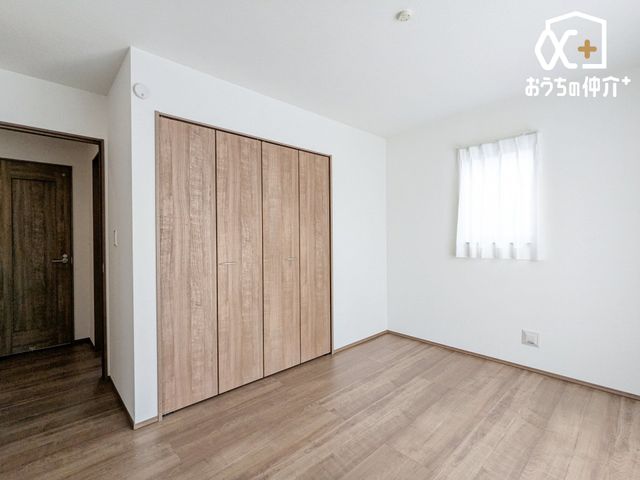 �Q�� �����������炩���������ގ�Q���B�����������ؖڂƔ��ǂ��S�n�悭�A���[�[���B�x�b�h��f�X�N���u����L���ŁA�Â��Ȏ��Ԃ���ވꎺ�B���͑u�₩�ȕ����ʂ�A��͂������x���ł��܂��B