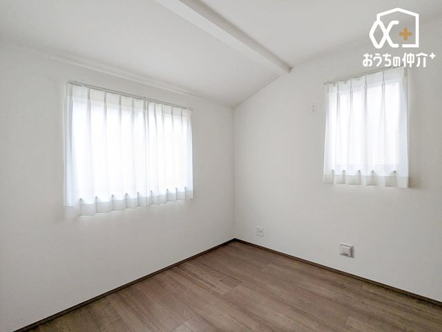 ���̑����� �y2�ʍ̌��̖��邢�m���z��ʍ̌��Ŗ��邳������܂��B�L�X�Ƃ��������ŉƋ�̔z�u�����R���݁B�q���������A�d���̃X�y�[�X�ɂ��œK�ł��B