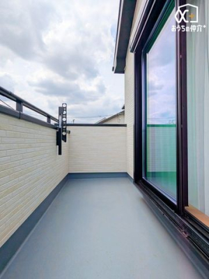 �o���R�j�[ �o���R�j�[�͗z�����������Ղ�ƍ������݁A�Ƃ��Ă��C�����̗ǂ���ԂɂȂ��Ă���܂��B��������͂��ǂ肻���ł��ˁI