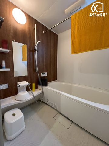 ���� �o�X���[���Ń����b�N�X�o�X�^�C���B�o�X�^�u�ɂ����Ċ����Ȃ���S�Ƒ̂����t���b�V���B����̔�������Ă���鐴�����̂���o�X���[���B