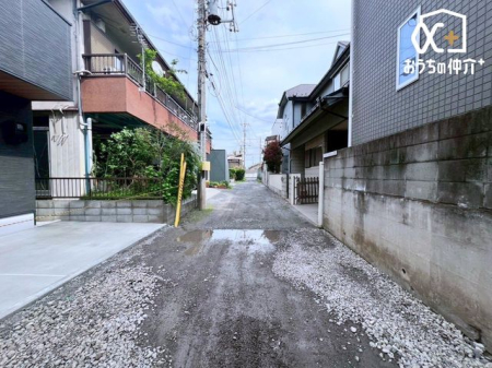 ���n�O�ώʐ^ ������悤�Ȑ��w�i�ɁA���X�ƘȂޓ@��́A���z�̉��b�𑶕��Ɏ󂯂�B�L�т₩�ŊJ���I�Ȓ��]�ƁA�����Ղ�ƍ~�蒍���z���ɁA�����ɏZ�܂��ґ�������Ǝ������Ē����܂�