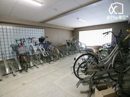 ���̑� �J�̓��ł����S�̉����t���̒��֏�