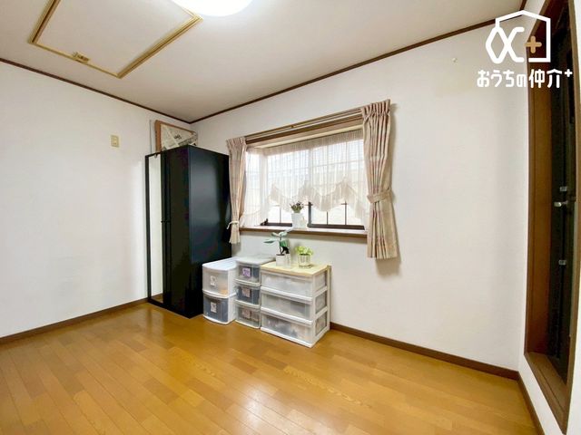 �Q�� �����������炩���������ގ�Q���B�����������ؖڂƔ��ǂ��S�n�悭�A���[�[���B�x�b�h��f�X�N���u����L���ŁA�Â��Ȏ��Ԃ���ވꎺ�B���͑u�₩�ȕ����ʂ�A��͂������x���ł��܂��B