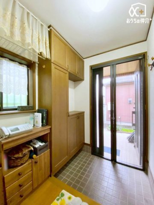 ���� �����t���̃V���[�Y�{�b�N�X�t���ł��B�C�⏬��������������[�ł���̂ŁA���ւ��X�b�L�����������̐g�x�x�����K�ɂȂ�܂��B