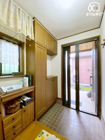 ���� �����t���̃V���[�Y�{�b�N�X�t���ł��B�C�⏬��������������[�ł���̂ŁA���ւ��X�b�L�����������̐g�x�x�����K�ɂȂ�܂��B