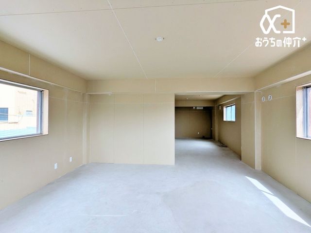 ���̑����� ��ʍ̌��Ŗ��邢��ԂƂȂ��Ă���܂��B