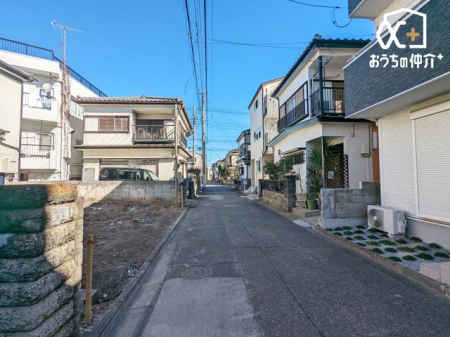 ���n�O�ώʐ^ ������悤�Ȑ��w�i�ɁA���z�̉��b�𑶕��Ɏ󂯂�B�L�т₩�ŊJ���I�Ȓ��]�ƁA�����Ղ�ƍ~�蒍���z���ɁA�����ɏZ�܂��ґ�������Ǝ������Ē����܂��B