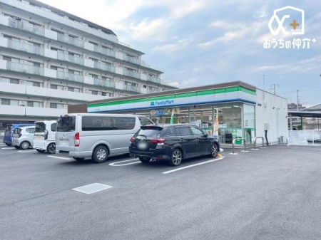 ���ӊ� �t�@�~���[�}�[�g�@������R���X �k��5���B���R�������_�߂��̃R���r�j�G���X�X�g�A�B24���ԉc�ƁB�L�X�Ƃ������ԏꂪ����܂��B 390m