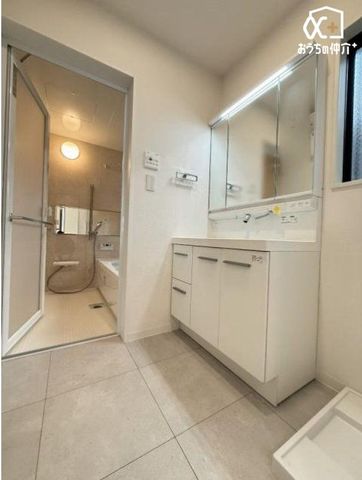 ���ʑ�E���ʏ� ���ʎ��E�g�C���̓t���A�^�C���Ő����������ł��B