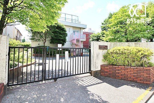 ���ӊ� ���n�旧��ΐ_�䏬�w�Z �k��14���B�w�Z����ڕW�́A�v�����̂���u�₳�����q�v�u���������q�v�u�����܂����q�v 1100m