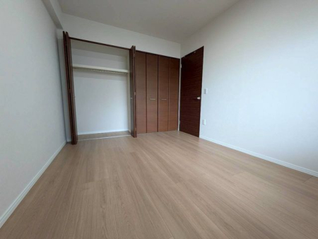 �Q�� �N���[�[�b�g�t���̗m��