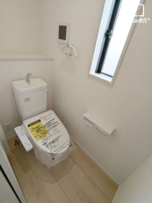 �g�C�� �����̂���2�K�̉������֍��t�g�C���ł��B