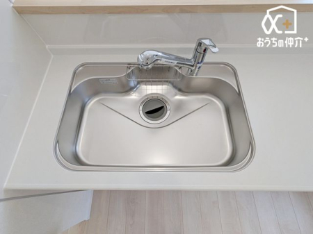 �L�b�`�� �������̂���s�J�s�J�̃X�e�����X�V���N�͍L���č�Ƃ��₷�����B�V���v���Ȑ������D��ۂŁA�����̐􂢕������K�ɂȂ肻���B���|���ȒP�����ŁA�Ǝ��̌������オ��A�L�b�`���ɗ����Ԃ����S�n�悭�Ȃ�܂��ˁB