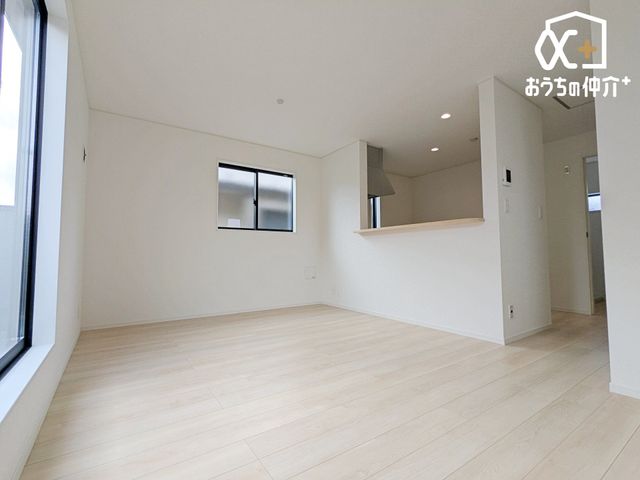 ���r���O 2�K���r���O13.5���̗l�q�ł��B2�K��LDK�����邽�߁A����̎������C�ɂȂ�܂���B�v���C�x�[�g��Ԃ��ۂ����LDK�ł��I