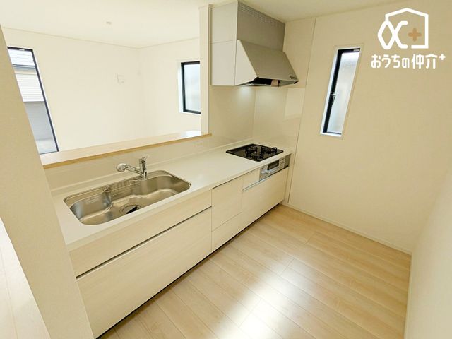 �L�b�`�� �L�b�`������̓��r���O�S�̂����n����Ԏ��ł��B���q�l���V�ԗl�q�������Ȃ���̂�������_�C�j���O�e�[�u���Ŋw�K���邨�q�l�ɂ�����ƃA�h�o�C�X���ł���݌v�ł��B