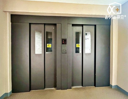 ���̑� �}���V�������̃G���x�[�^�[�̗l�q�ł��B���q�l��A��Ă̂��o������v���ו����^�ԍۂɂ��֗��ł��B