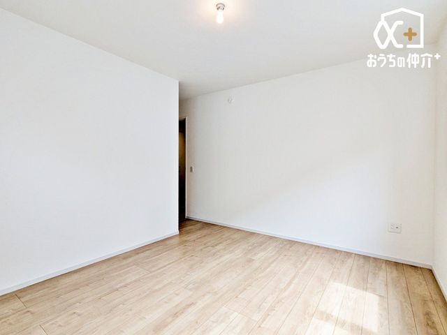 �q������ ���������锒�ǂƖؖڏ��̎q�ǂ������B���[�t�ŕЕt���ȒP�B�x�b�h�Ɗ���u���Ă�������������A�w�K���ɏW���ł��閾�邢��Ԃł��B�����͏��ւ⃊���[�g�w�K�X�y�[�X�Ƃ��Ă�����B���C���₷�����ŔN�����K�B