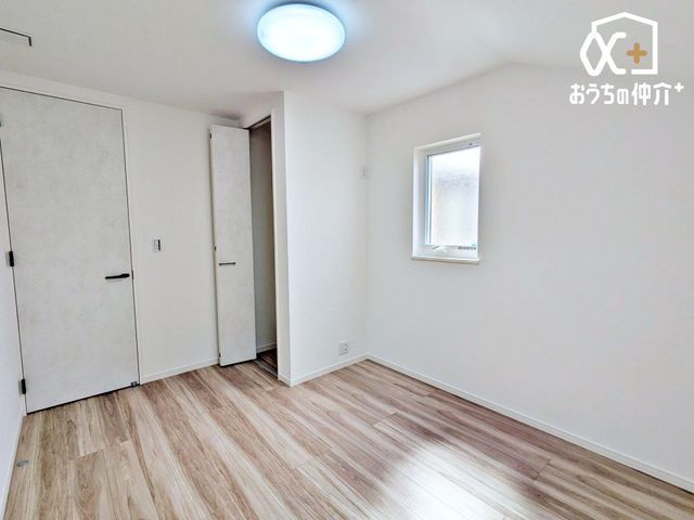 �q������ �q�������Ƃ��Ă��\���ȍL�������邨�����ł��B�Ƒ��X�̈��炬�̋�Ԃ��m�ۂł��A�v���C�x�[�g�ȃx�b�h���[���͕�炷���̊����ő���グ�������̂ł��B