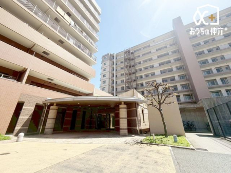 �G���g�����X �O���̐l�Ԃ��Ւf�ł���Z�L�����e�B�̍����s�I�[�g���b�N�t�����̐l����炷�}���V�����ł́A���݂��Ɋ��m��Ȃ��Z�l���������̂ł��B�I�[�g���b�N�V�X�e��������Εs�R�ҁE�ƍߎ҂�r�����邱�Ƃ��\�ł��B