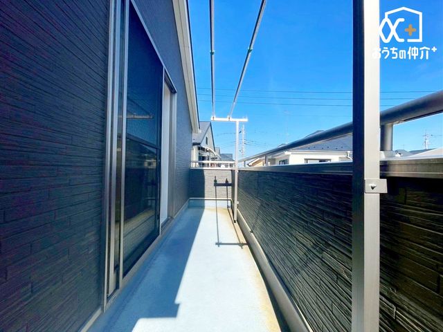 �o���R�j�[ �`balcony�`�Q������o����\�ȍL�X�Ƃ����o���R�j�[�B���󕨂�z�c���������񊱂��܂��B