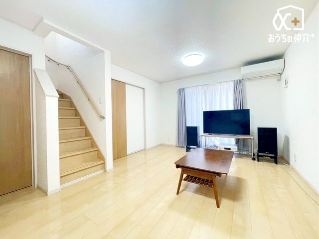 ���r���O �`Living�`��b���e�ރ��r���O�C���K�i�B���R�ƉƑ����W�܂�R�~���j�P�[�V���������܂��B